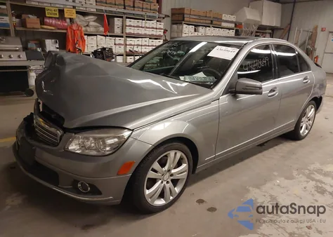 2011 Mercedes-Benz C 300 Luxury из США, поврежденный, VIN WDDGF5EB9BA433372